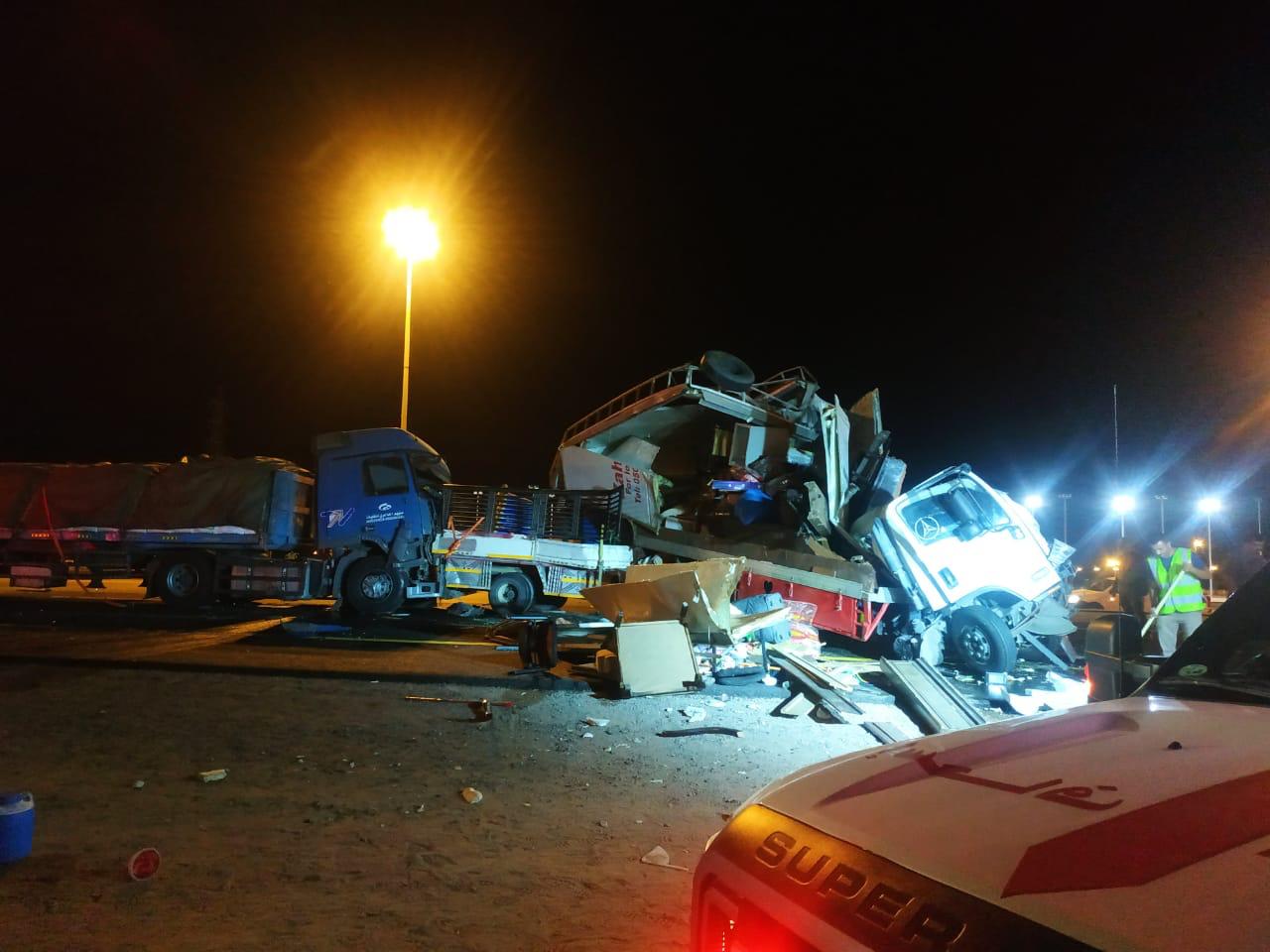 الهلال الأحمر يباشر حادث تصادم ينتج عنه 5 إصابات بمنطقة الرياض