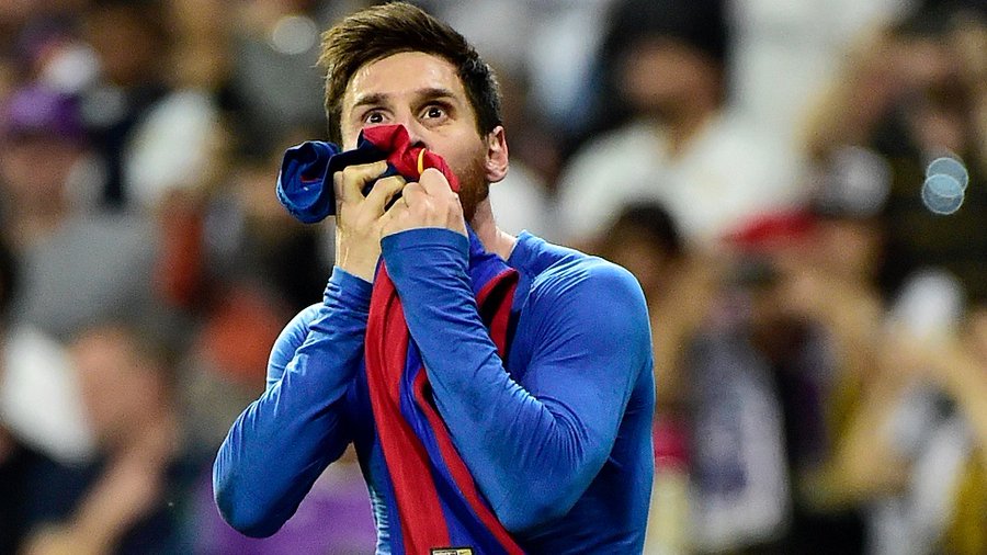 أول تفاعل لميسي على مواقع التواصل بعد إعلان استمراره مع برشلونة