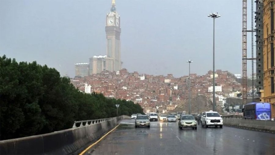 طقس الأحد: أمطار رعدية ورياح وأتربة على عدة مناطق