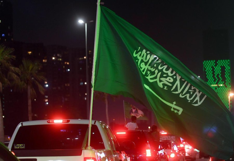 شاهد بالصور: احتفالات أهالي جدة باليوم الوطني الـ 90 للمملكة #اليوم_الوطني90 #همة_حتى_القمة
