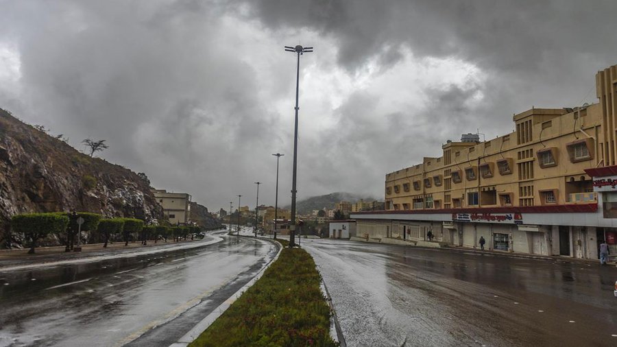 الحصيني: أمطار متوسطة ورياح قوية على مناطق عدة بالمملكة