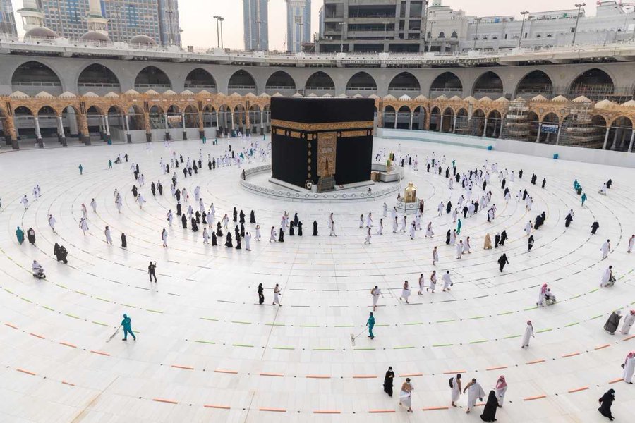 إمام الحرم : ندين ونستنكر بأشد العبارات التطاول على مقامات النبوات والرسالات ولا سيما خاتمهم نبي الهدى والرحمة محمد ﷺ