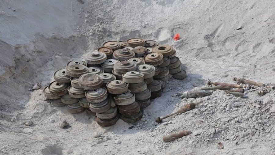 «مسام» يعلن نزع 1144 لغمًا وعبوة ناسفة بمديرية باب المندب