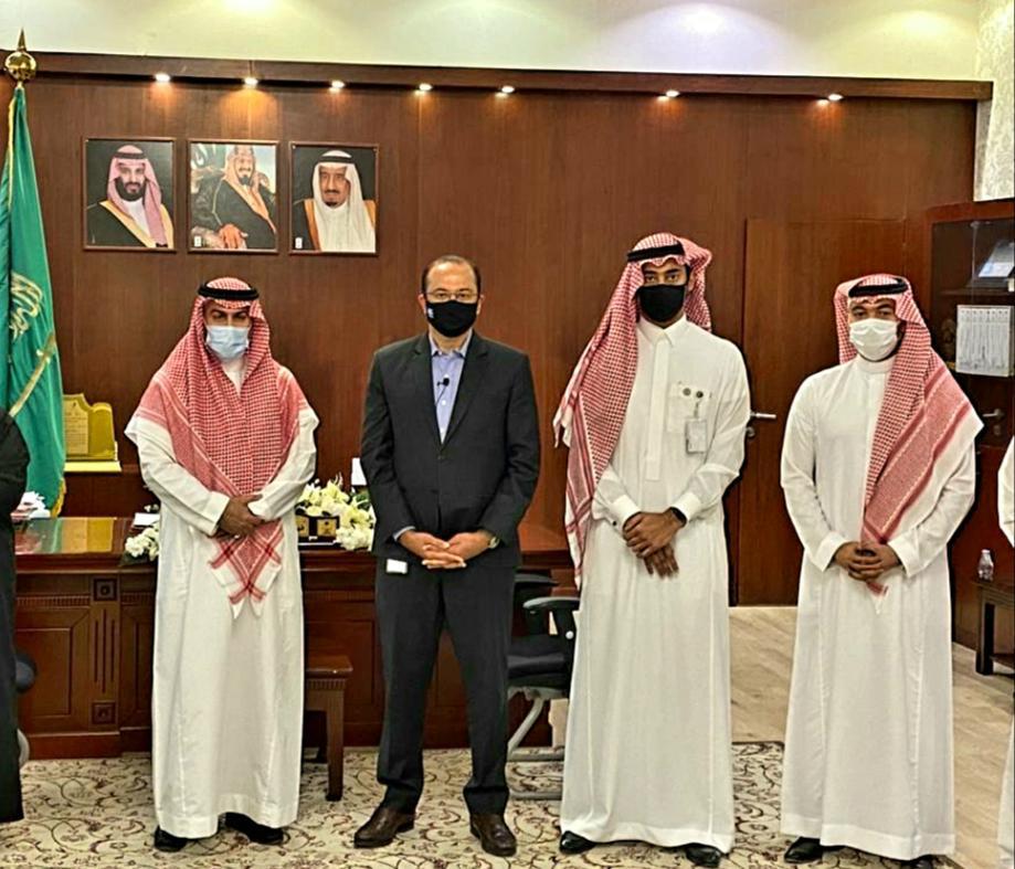 (محافظ الجموم يدشن مبادرة التمكين الرقمي بقطاع شمال مكة الصحي )