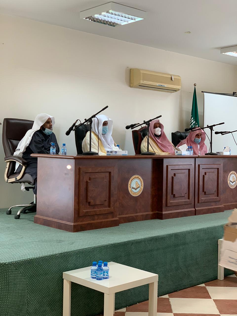 مدير عام فرع هيئة الأمر بالمعروف بمنطقة مكة المكرمة يقف ميدانياً على تنفيذ حملة(الخوارج شرار الخلق) بهيئة جدة