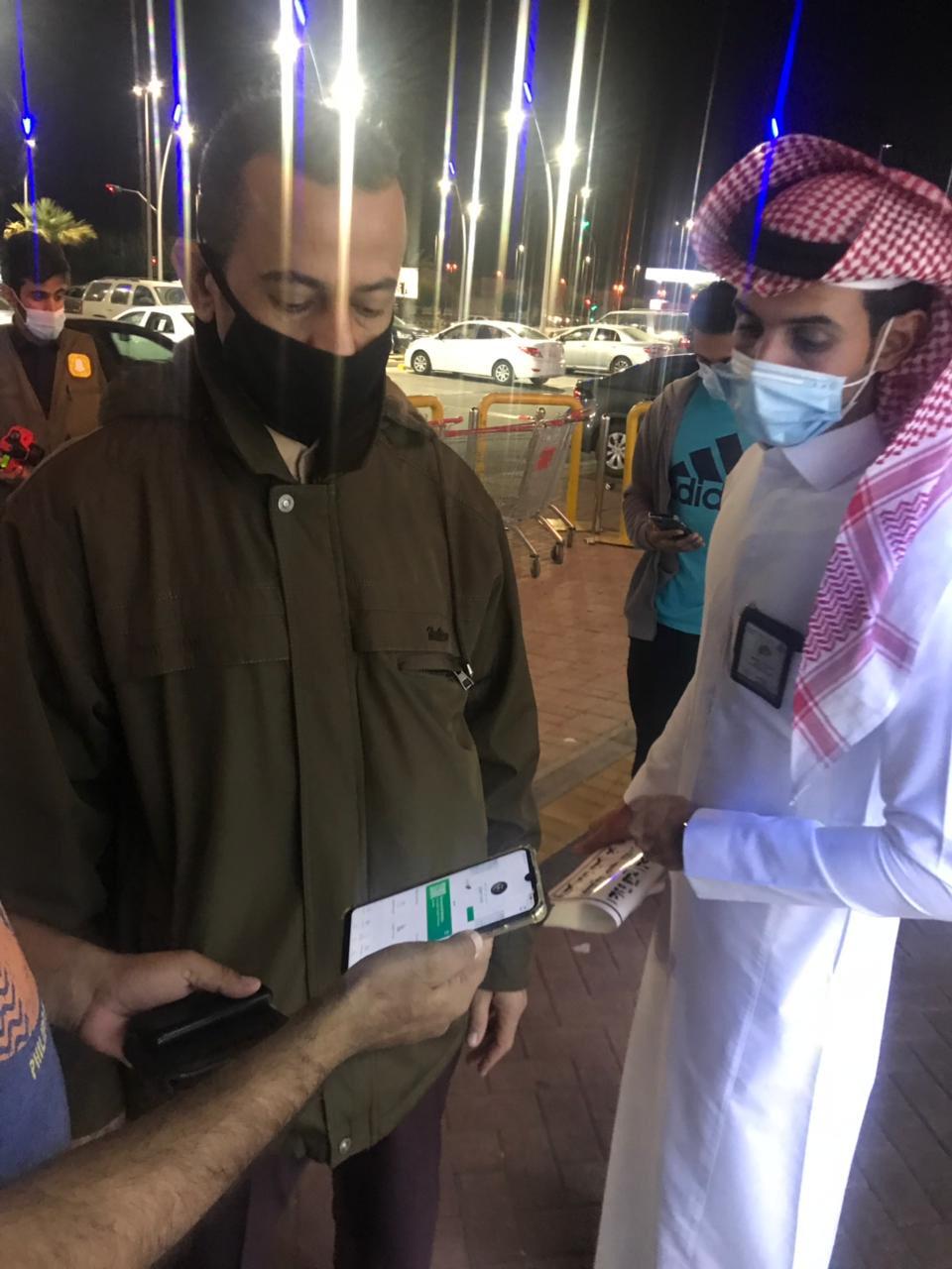 بلدية الجبيل تغلق 20 منشأة مخالفة للإجراءات الاحترازية، وتخالف وتنذر 47 منشأة
