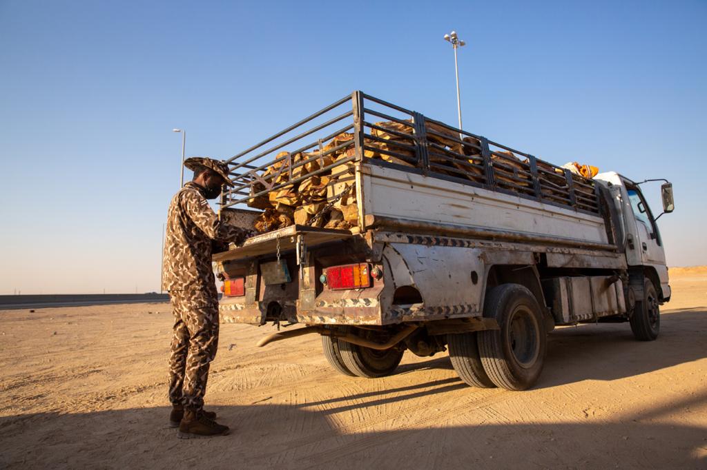 القوات الخاصة للأمن البيئي تضبط 2.3 طن من الحطب المحلي في مدينة الرياض