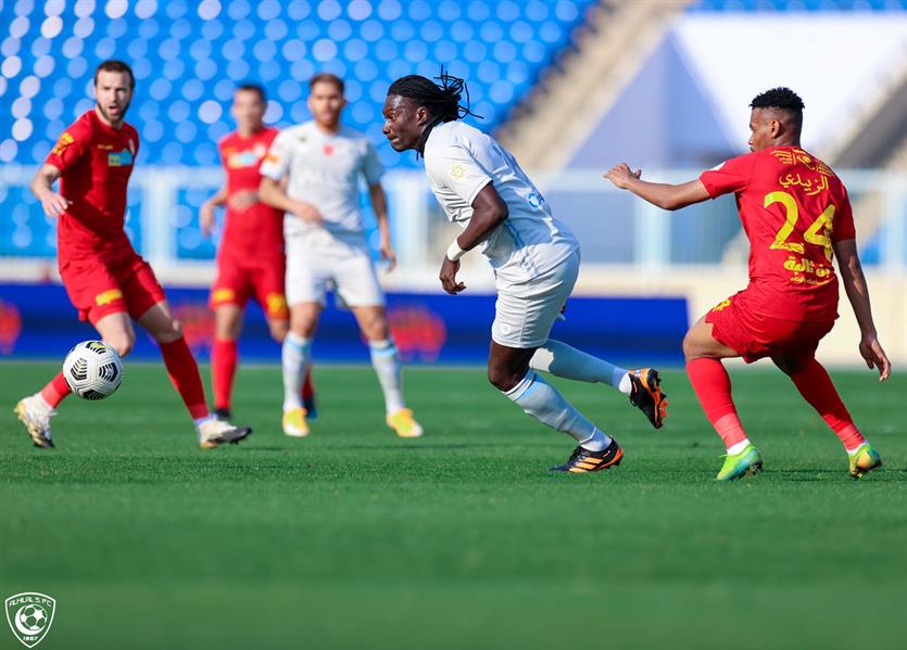 فيصل أبو ثنين يفتح النار على نجم الهلال