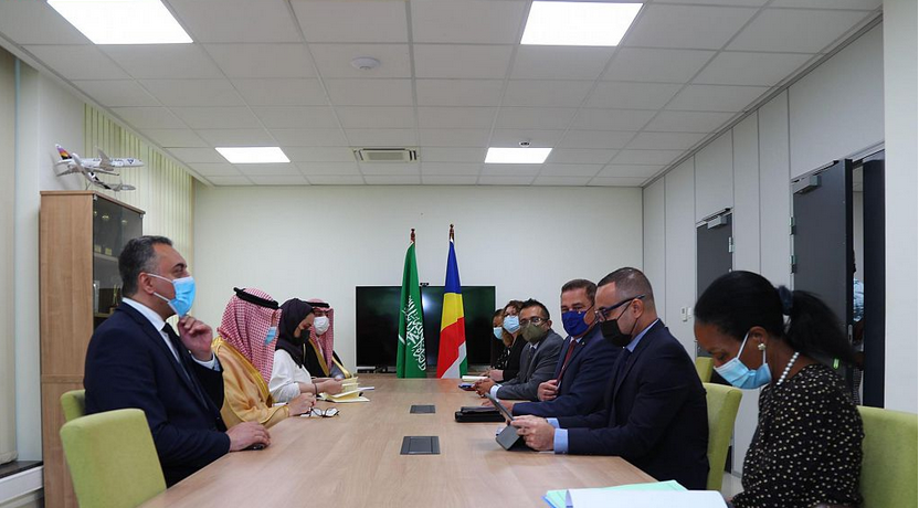 وزير الدولة لشؤون الدول الإفريقية يعقد جلسة مباحثات رسمية مع وزير خارجية سيشل