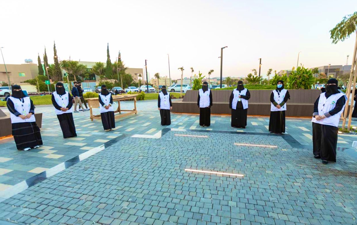 "أمانة منطقة عسير" تكثف الفرق التطوعيه بالحدائق العامة