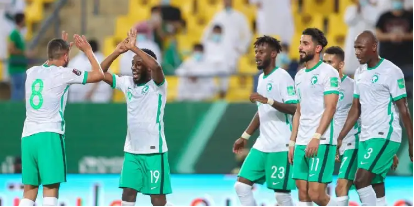 المنتخب السعودي يتغلب على المنتخب اليمني بثلاثية ويواصل الصدارة