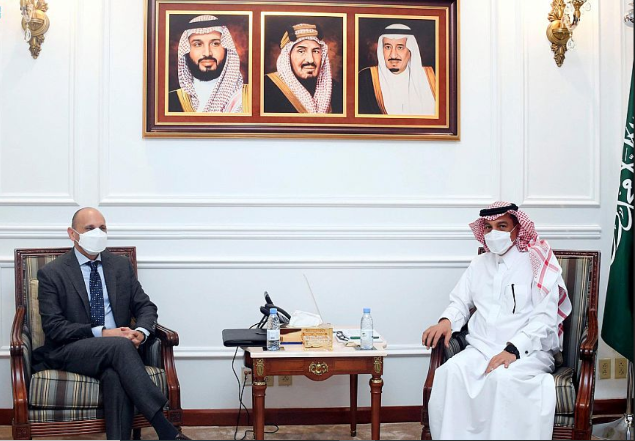 مدير فرع وزارة الخارجية بمكة المكرمة يستقبل القنصل الأمريكي