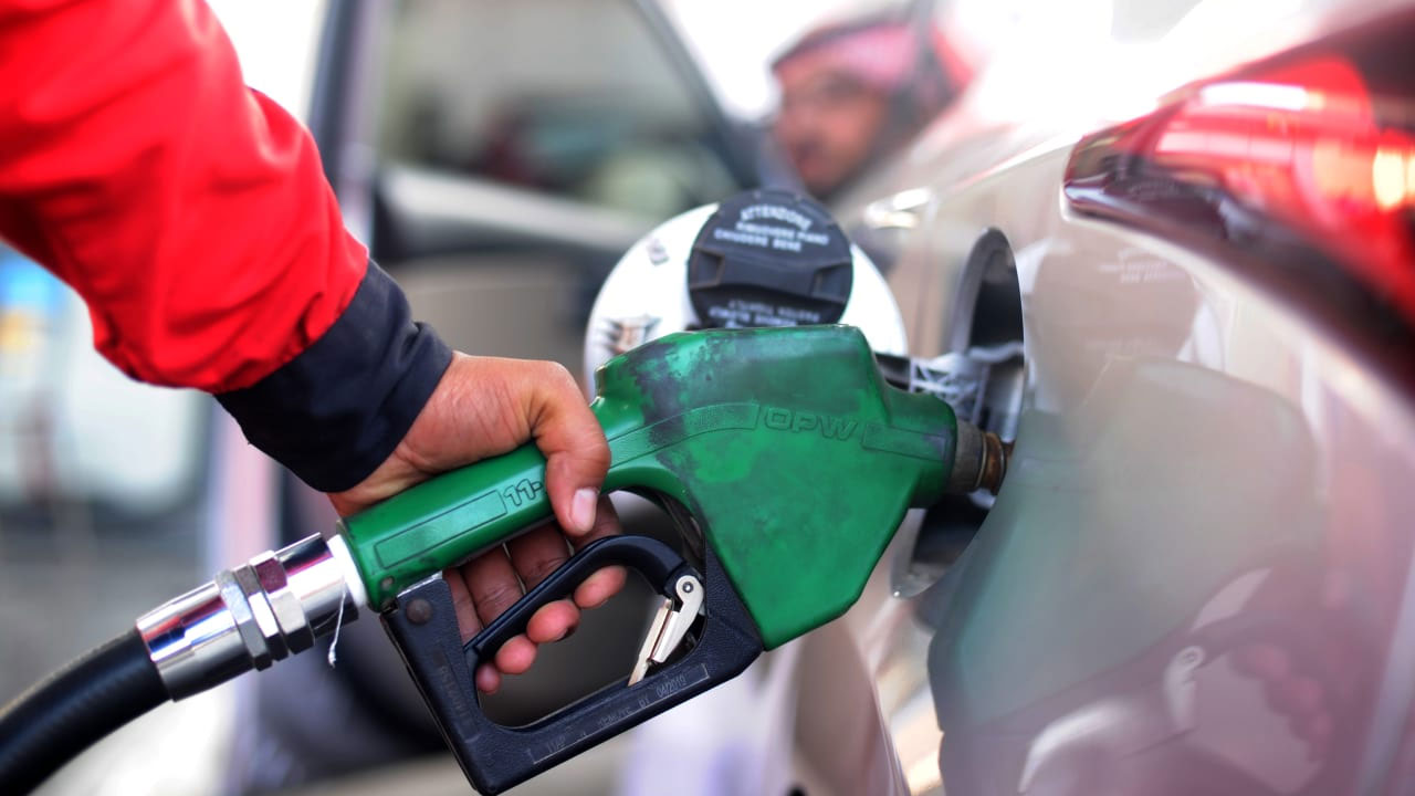 صدور توجيه كريم بتثبيت سقف السعر المحلي للبنزين