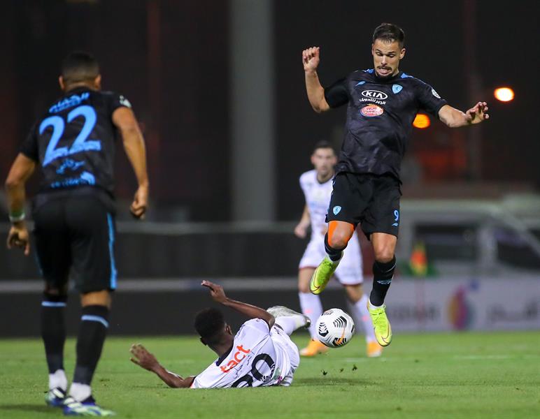 dee2fb0a-0fb4-4849-b8f3-58e18c8d71d3