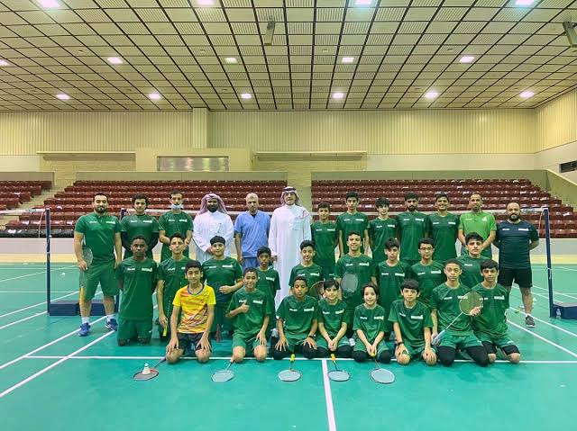 رئيس الاتحاد السعودي للريشة الطائرة يزور تدريبات المنتخب