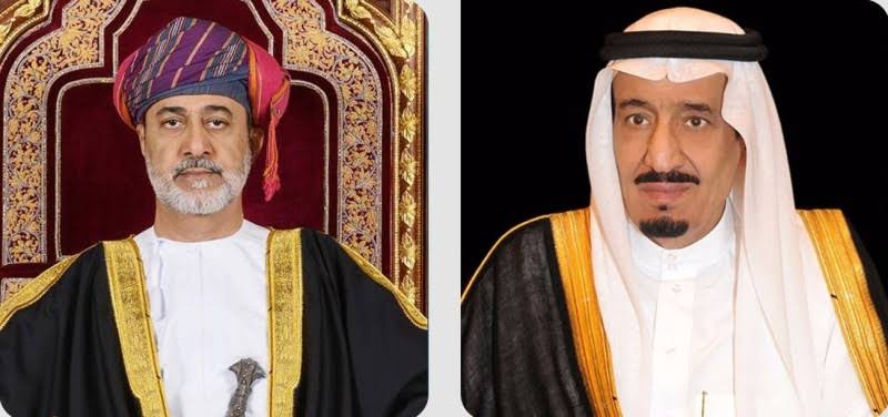 خادم الحرمين الشريفين يتلقى اتصالاً هاتفياً من سلطان عُمان