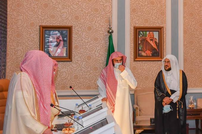 معالي الوزير يتابع سير التصفيات النهائية لمسابقة الملك سلمان