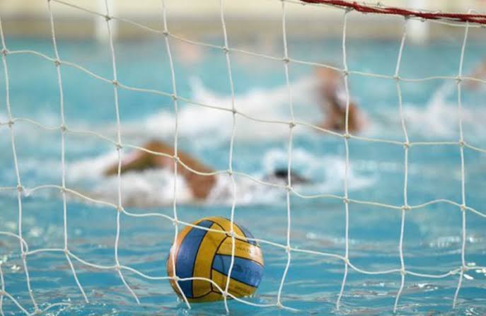 الأهلي يتمسك بصدارة دوري كرة الماء بفوزه على الاتحاد