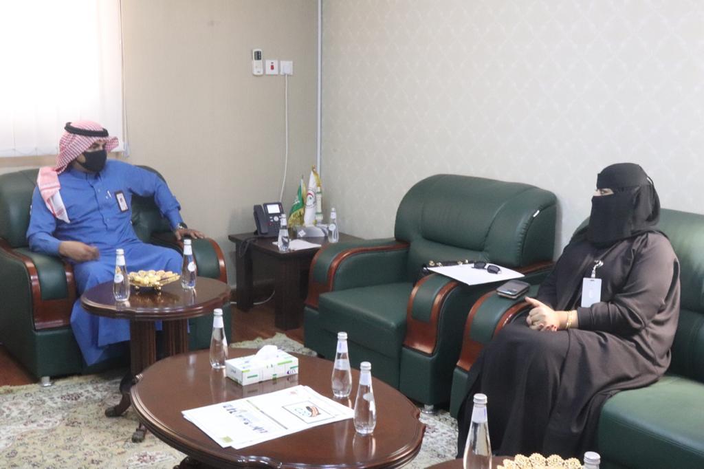 مدير الهلال الأحمر بالجوف يستقبل رئيسة جمعية قمرة التطوعية