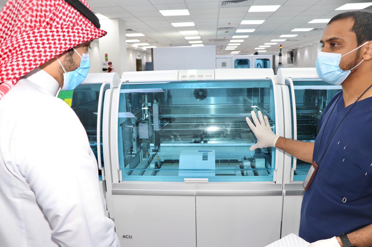 تدشين المرحلة الأولى لمشروع المختبر الآلي بمستشفى الملك عبدالله ببيشة