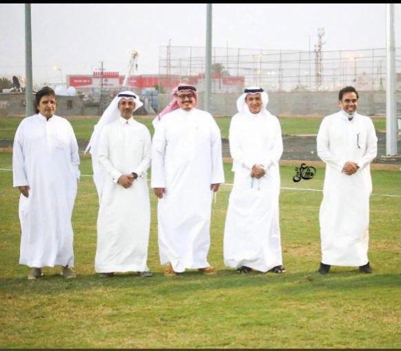 رئيس وأعضاء نادي بيشة : الشعور بالمسؤولية قادنا إلى الأولى