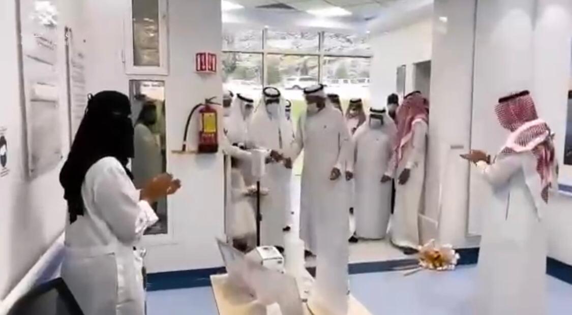 شاهد بالفيديو وزير الصحة يدشن عدداً من المشاريع الصحية بالطائف