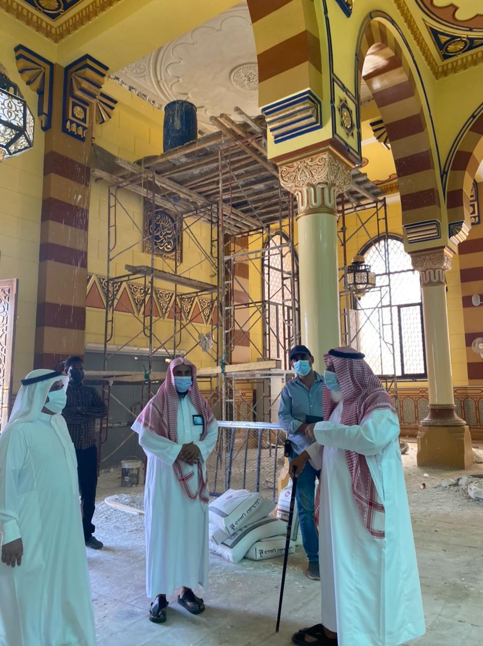 مدير عام الشؤون الإسلامية بالحدود الشمالية يزور الجوامع بالمنطقة