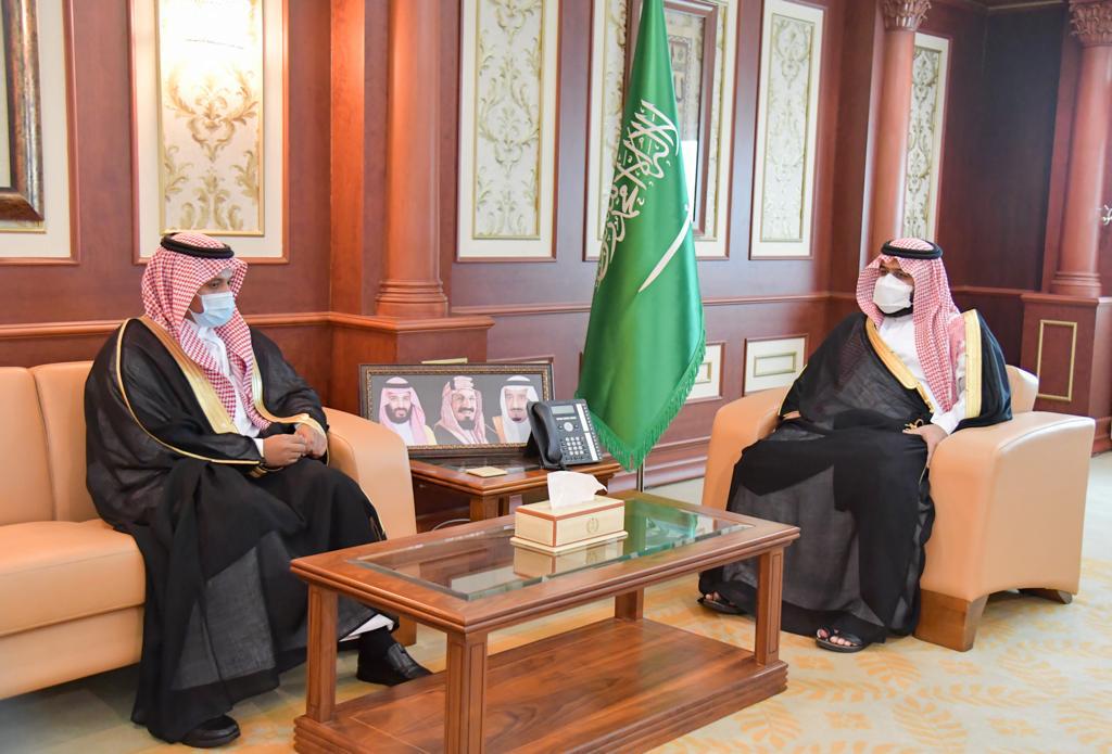 سمو نائب أمير جــازان يستقبل مديري تعليم جازان وصبيا والطلاب الفائزين في تحدي فيرست التقني للروبوت