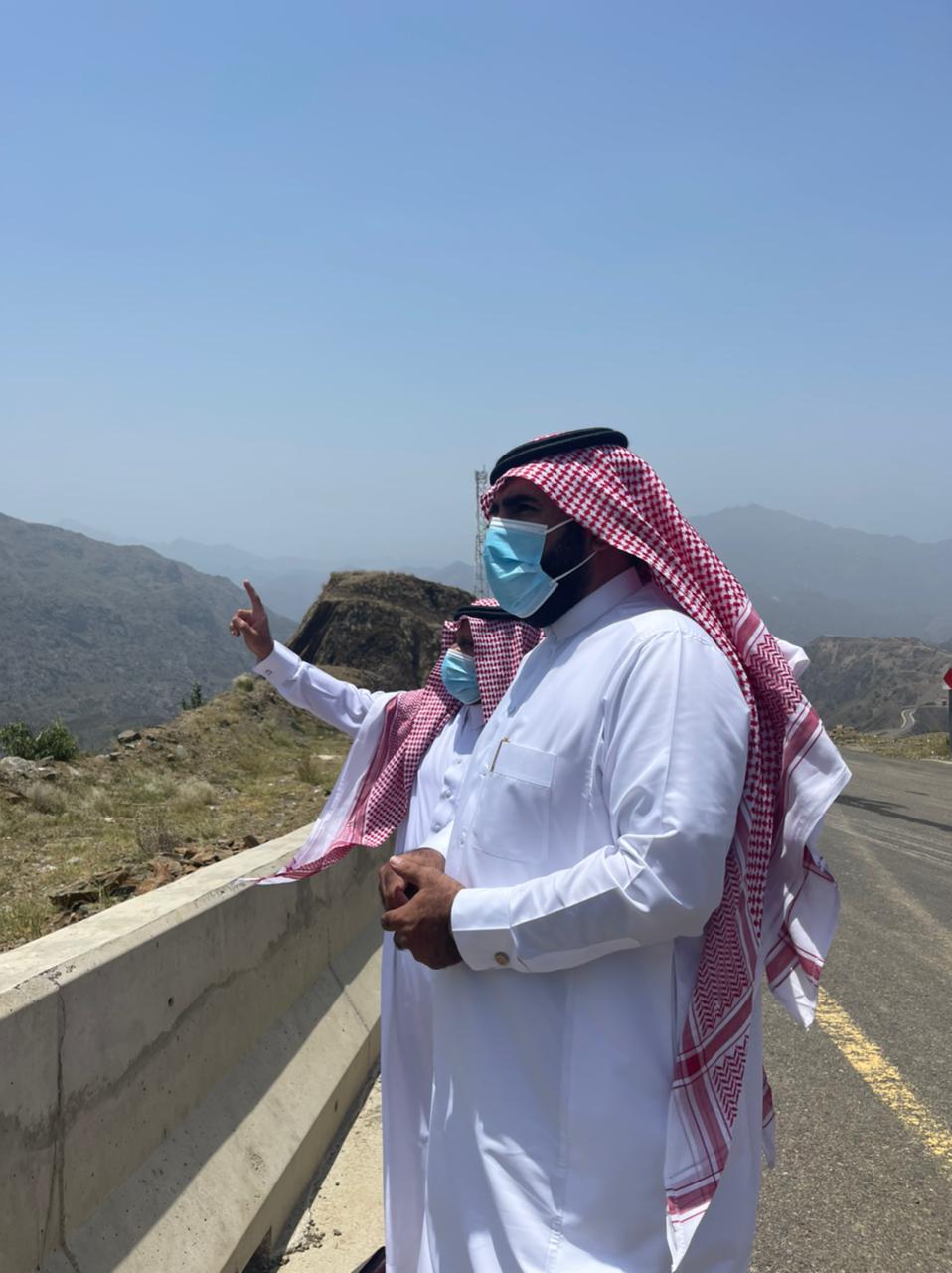 محافظ العيدابي يقوم بجولة تفقدية للخدمات والمشاريع البلدية بالمحافظة ومراكزها