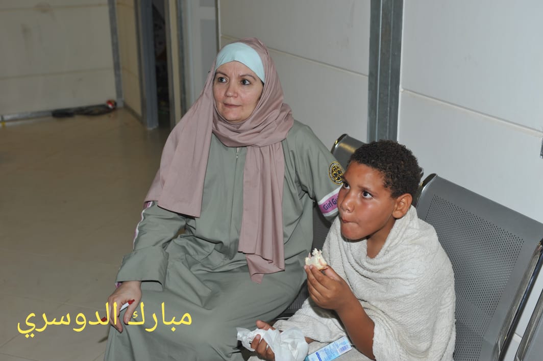 فتيات الكشافة "الحضن الدافئ" .. للأطفال التائهين بالحج
