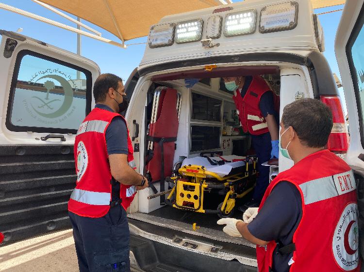 مساعد مدير هلال الجوف يقوم بجولة في محافظة القريات