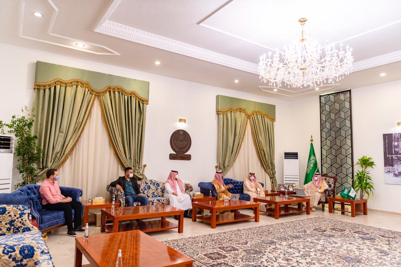 سمو الأمير فيصل بن نواف يطلع على مشروع بوليفارد الجوف والاستعدادات لتدشينه العام المقبل