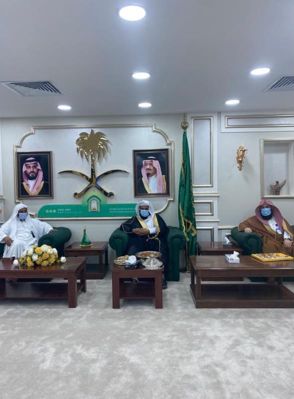 مدير هيئة الأمر الحدود الشمالية يزور مدير عام فرع وزارة الشؤون الإسلامية والدعوة والإرشاد بالمنطقة