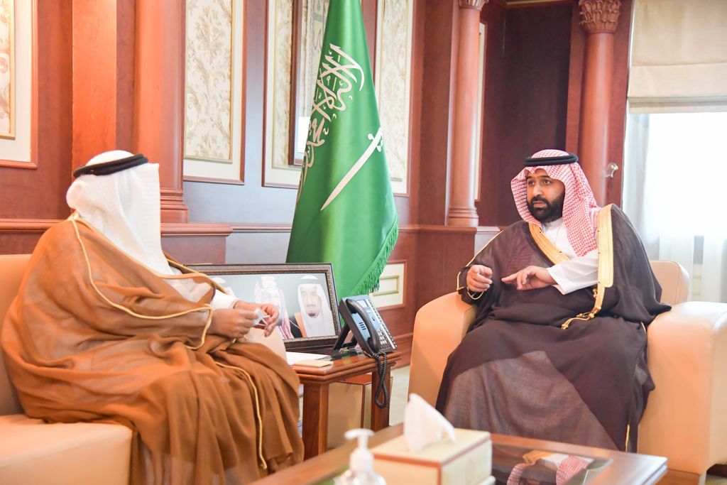 سمو أمير جازان بالنيابة يؤكد أهمية الاستفادة من الإمكانات التي وفرتها هيئة الإذاعة والتلفزيون