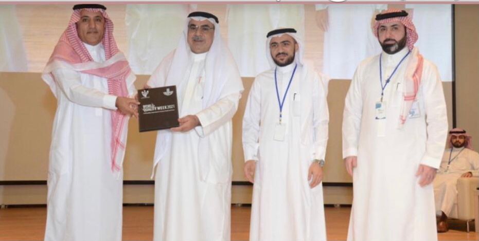 أمين المنطقة الشرقية يكرم قيادة الجمعية الامريكية للجودة في السعودية