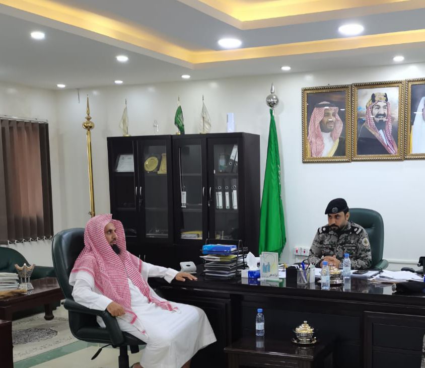 مركز الدعوة والإرشاد بعرعر يقيم برنامج علمي  لنزلاء السجون