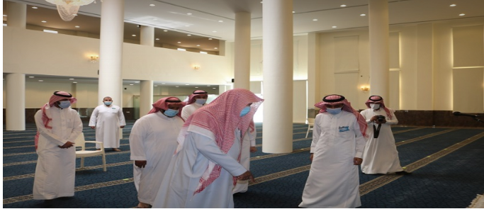 السائح يتفقد عدداً من جوامع ومساجد منطقة حائل