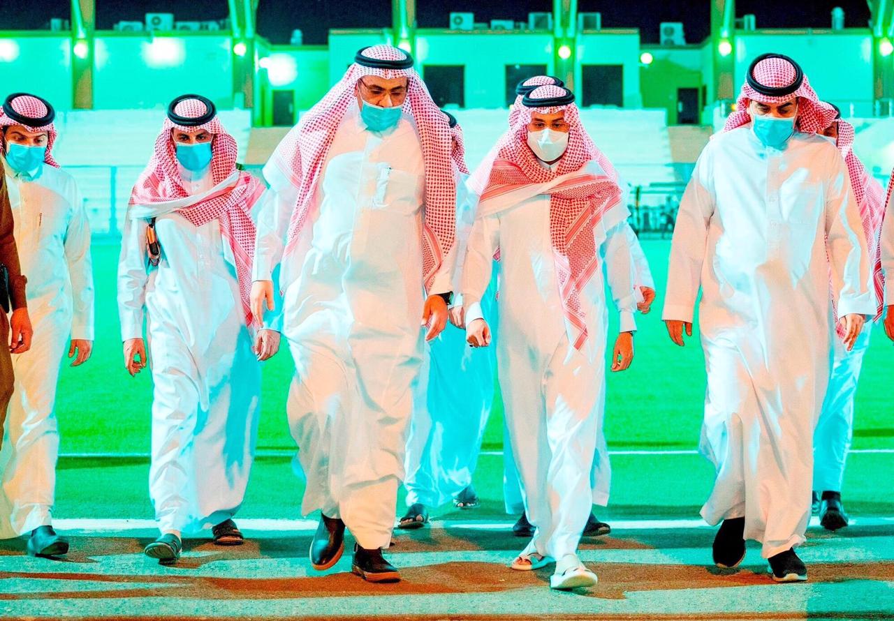 سمو نائب أمير منطقة حائل يزور مقر نادي الجبلين
