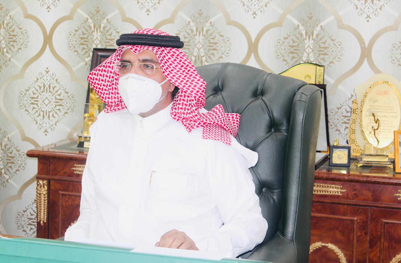 مدير تعليم تبوك يبارك للطلاب والطالبات وللمجتمع التعليمي بالمنطقة نجاح العام الدراسي