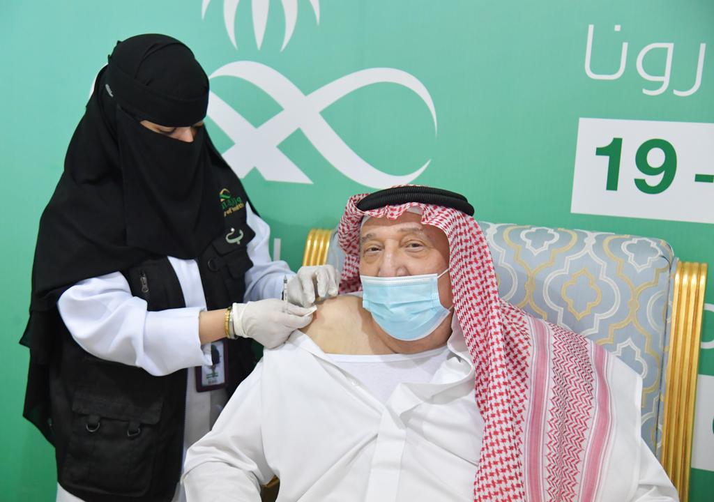 سمو أمير جازان يتلقى الجرعة الثانية من لقاح كورونا "كوفيد - 19"
