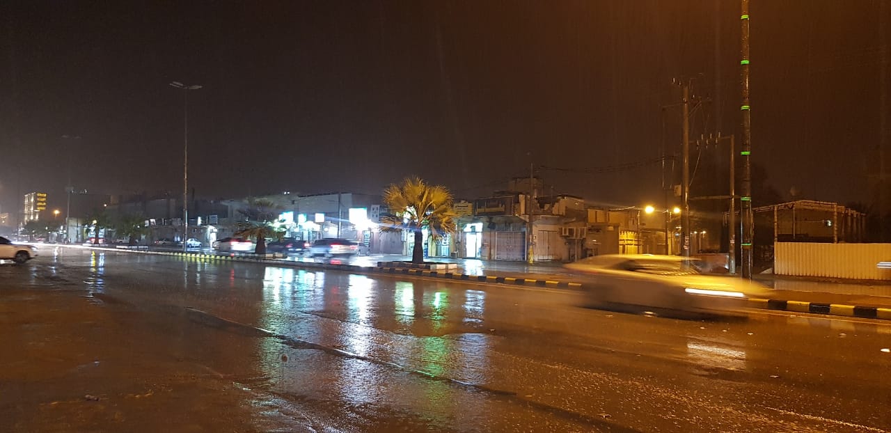 أمطار متفرقة على محافظة وادي الدواسر 
