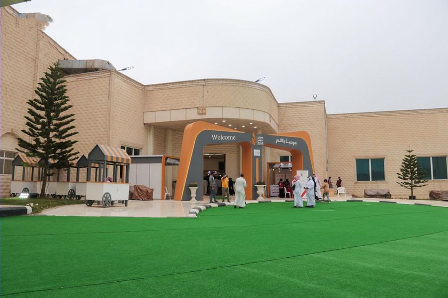 معرض "عروس الباحة" يستقبل زواره بمركز الملك عبدالعزيز الحضاري