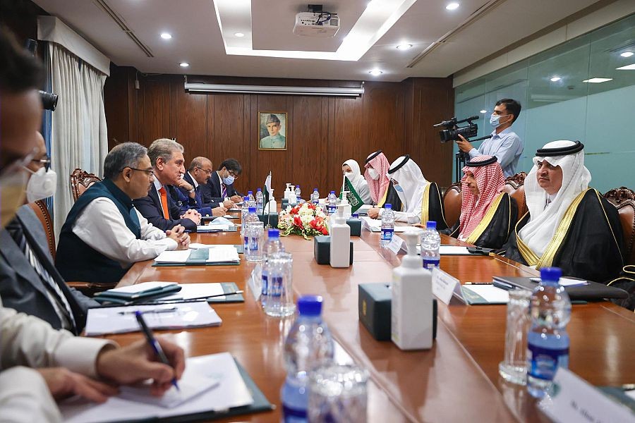سمو وزير الخارجية يلتقي وزير خارجية باكستان ويعقدان جلسة مباحثات