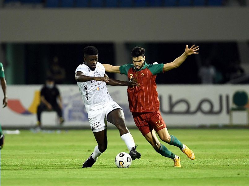 برباعية الاتفاق يتغلَّب على الشباب في دوري المحترفين