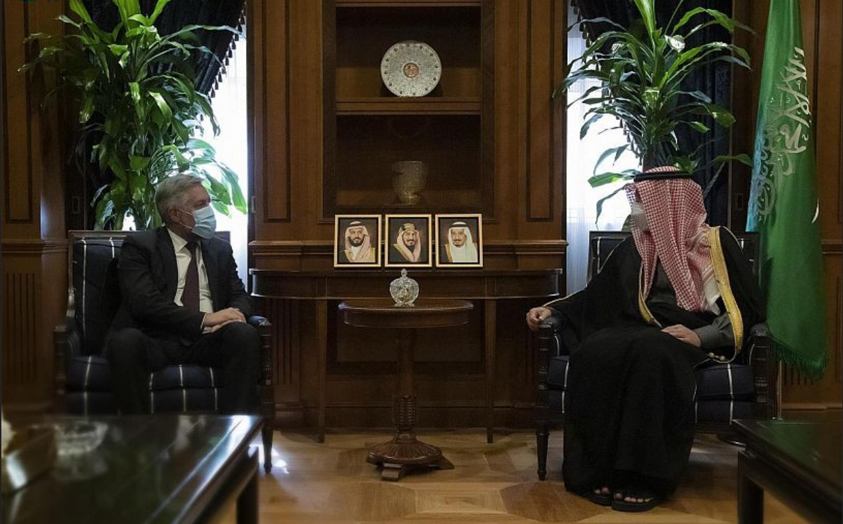 وزير الدولة للشؤون الخارجية يستقبل سفير بعثة الاتحاد الأوروبي لدى المملكة