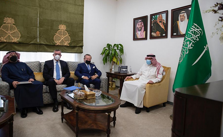 نائب وزير الخارجية يستقبل مستشار ملك مملكة السويد