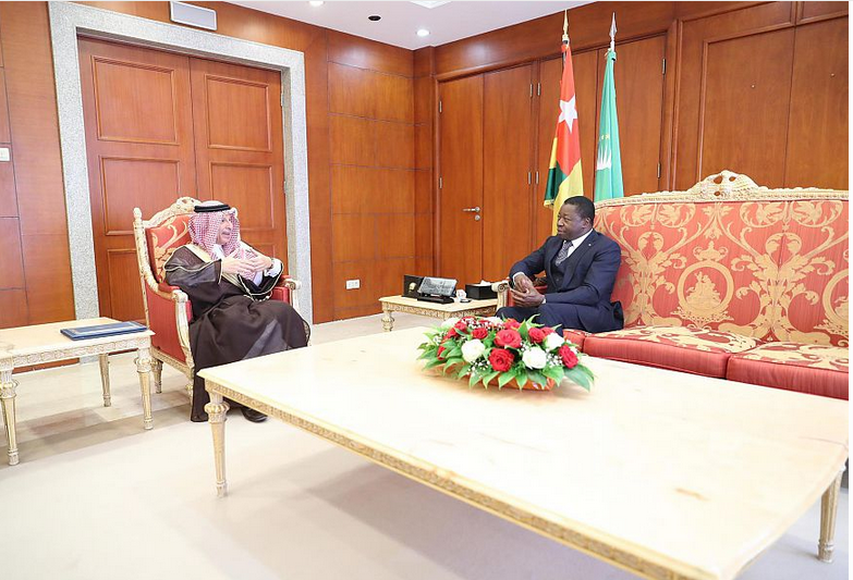 رئيس جمهورية توغو يستقبل المستشار في الديوان الملكي أحمد قطان