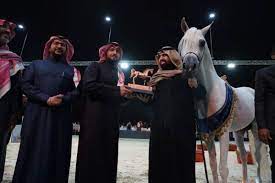 سمو رئيس اتحاد الفروسية يُتوجُ الفائزين في بطولة العرب لجمال الخيل العربية الأصيلة