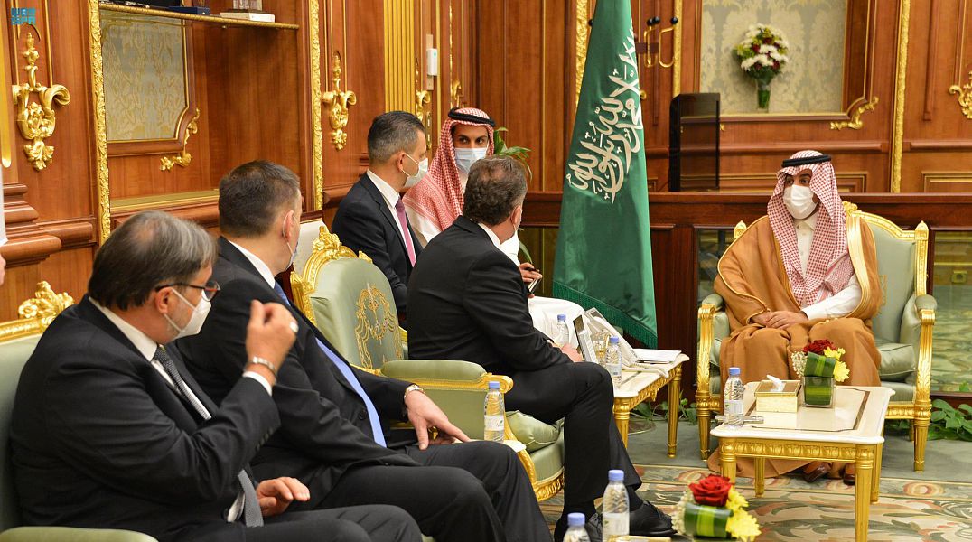 نائب رئيس مجلس الشورى يستقبل وفد لجنة الصداقة البرلمانية المجرية