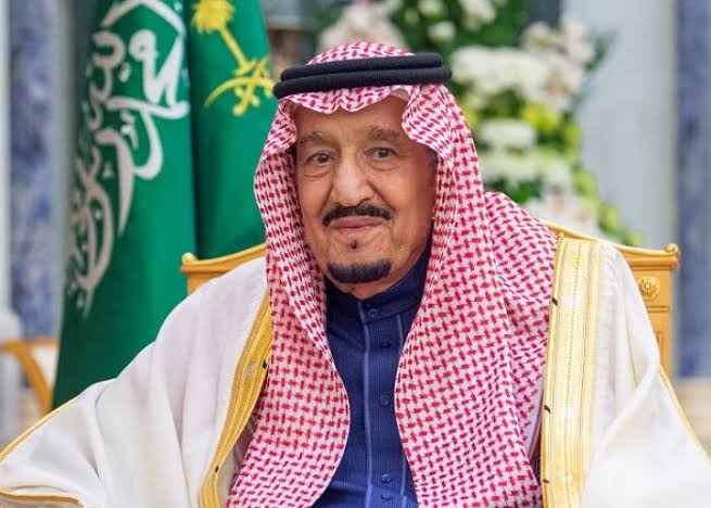 خادم الحرمين الشريفين يهنئ رئيس جمهورية أفريقيا الوسطى بذكرى يوم الجمهورية لبلاده